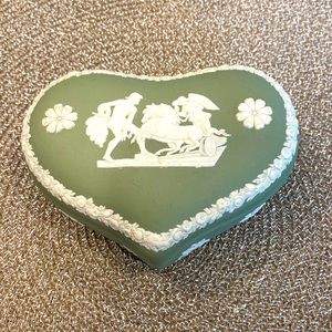 Vintage beautiful Jasperware Green Heart Trinket Box- Greek Style Angel Chariot